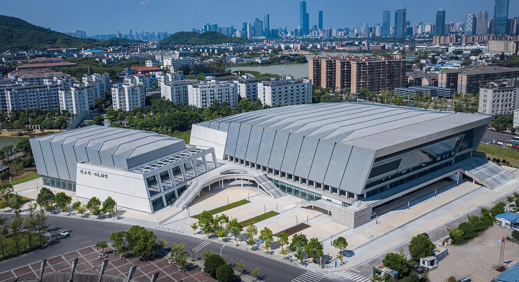 公司承建的中南大學(xué)新校區(qū)體育館（游泳館）建設(shè)工程榮獲兩項(xiàng)（土建、安裝）中國(guó)建設(shè)工程魯班獎(jiǎng)